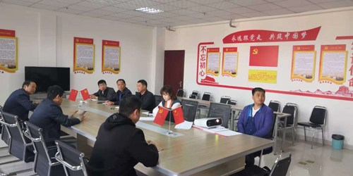 图为活动现场一 图为活动现场一
