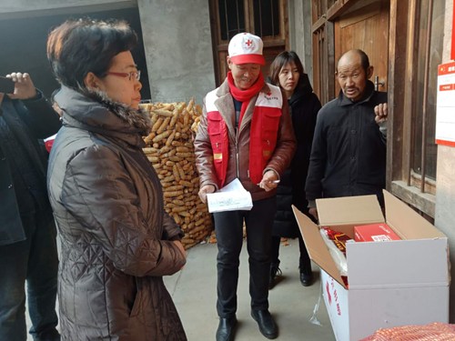 图为入户走访调研现场二 图为入户走访调研现场二