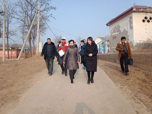 图为入户走访调研现场一 图为入户走访调研现场一