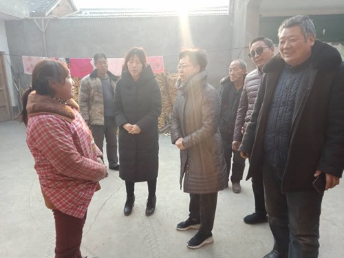 图为入户走访调研现场三 图为入户走访调研现场三