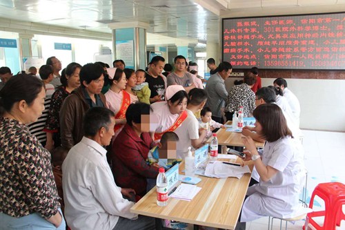 图为 义诊活动 图为 义诊活动