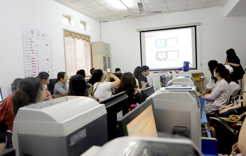 图为各县(市)区、开发区残联工作人员参加培训 图为各县(市)区、开发区残联工作人员参加培训