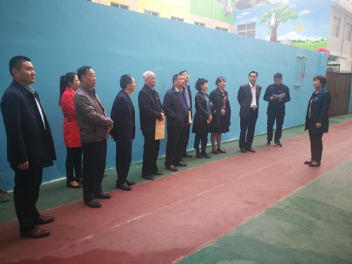 图为:市人大代表视察洛阳市金雨点启智中心 图为:市人大代表视察洛阳市金雨点启智中心
