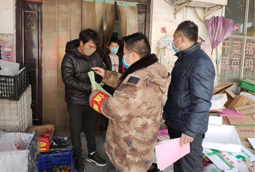 图为张志炜入户排查 图为张志炜入户排查