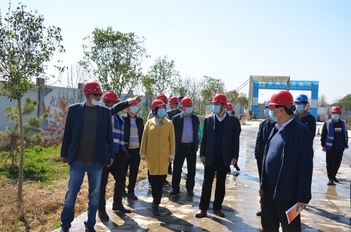 图为在 图为在