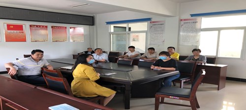 图为淮滨县收看会场 图为淮滨县收看会场