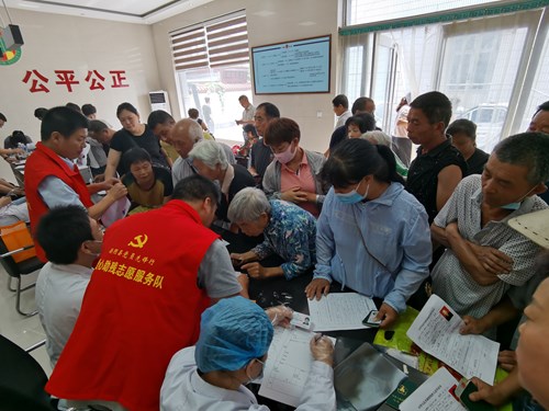 图为换证现场 图为换证现场