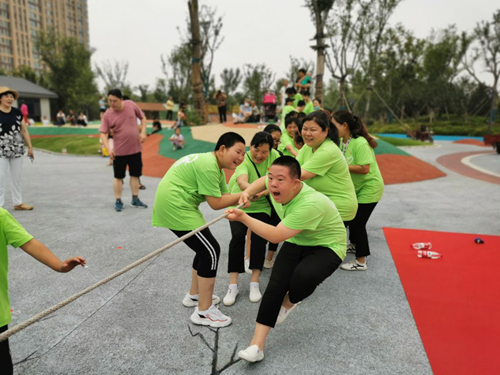 图为焦作市残联举办“参与特奥 促进健康” 第十四次全国特奥日亲子运动会 图为焦作市残联举办“参与特奥 促进健康” 第十四次全国特奥日亲子运动会