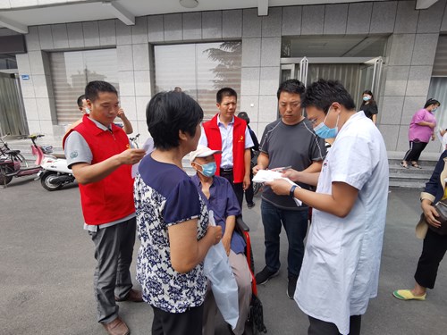 图为鉴定现场 图为鉴定现场