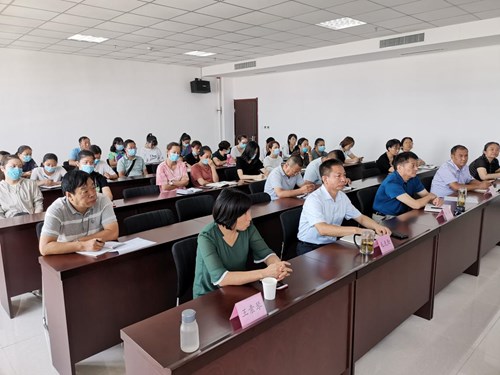 图为知识讲座现场3 图为知识讲座现场3