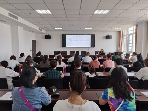 图为知识讲座现场4 图为知识讲座现场4