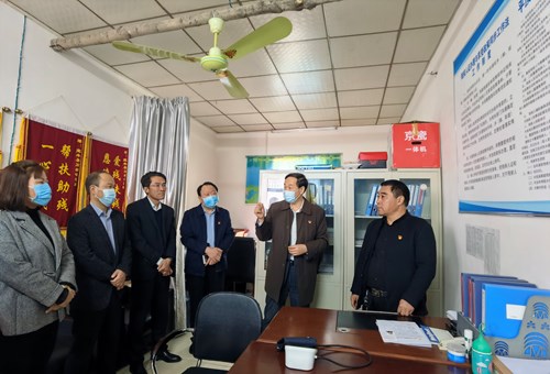 图为:观摩“同步工作法”、动态更新 图为:观摩“同步工作法”、动态更新